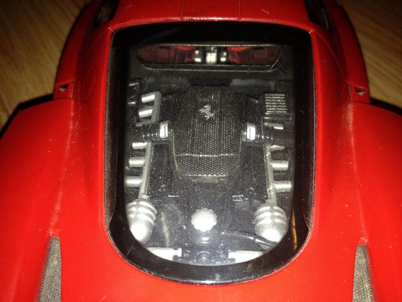 Illustration for article titled Ferrari Enzo RC Car 1:16